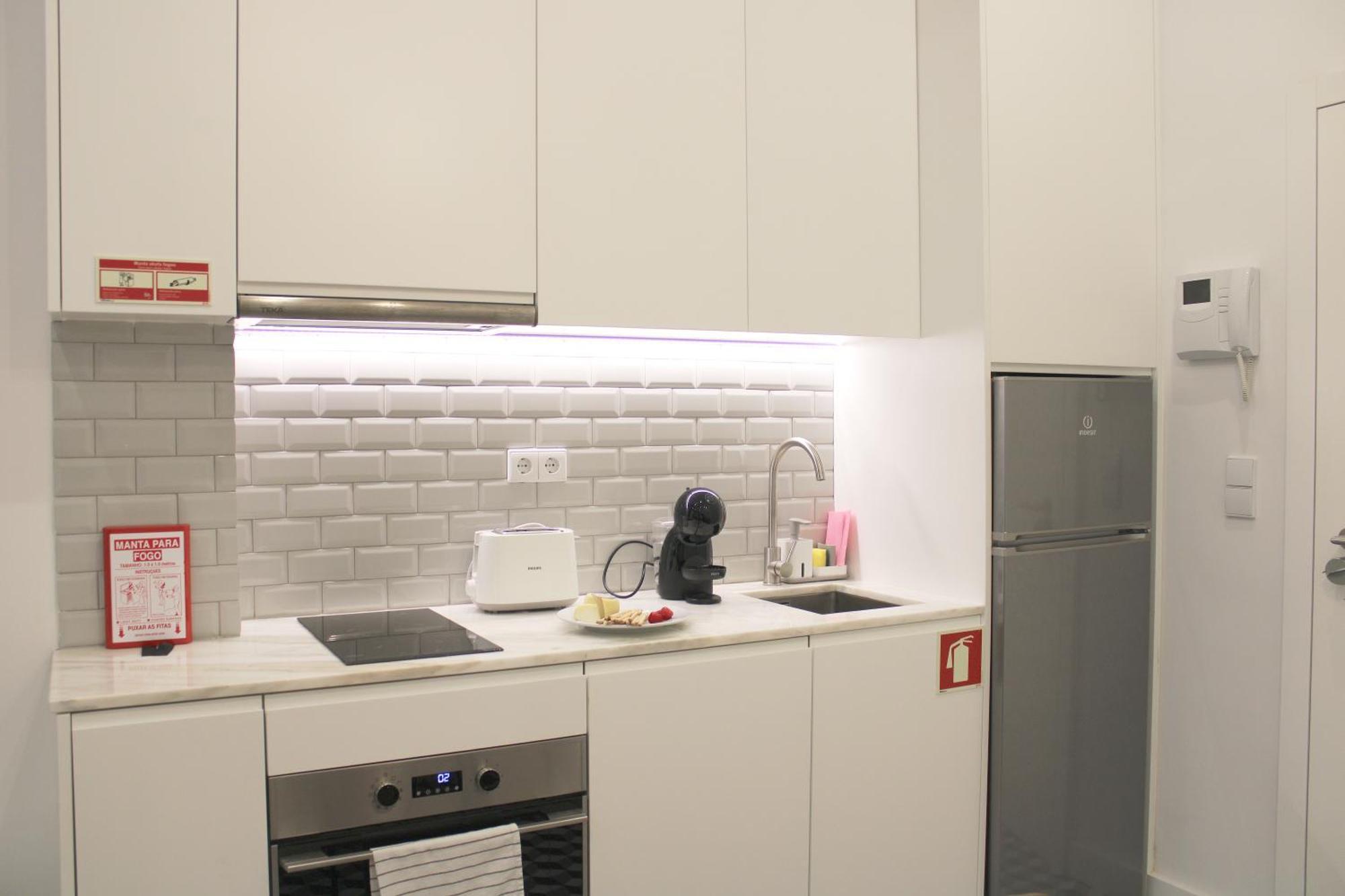 Modern Flat Near Trindade By Lovelystay Porto Luaran gambar